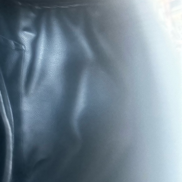 Banda Bag: Gusi Mini Weekender Bag - Picture 8 of 9